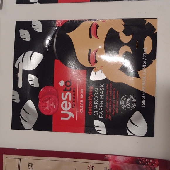 NEW Beauty Self Care Lot of 10 Masks 12 Biore Pore Strips and 6 Headbands - Picture 9 of 16